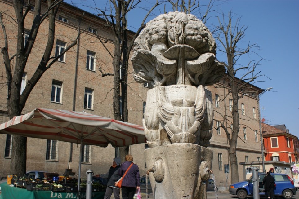 la fontana di piazza Catena