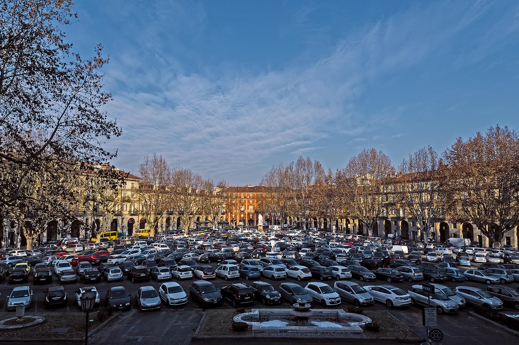 il parcheggio di piazza Alfieri